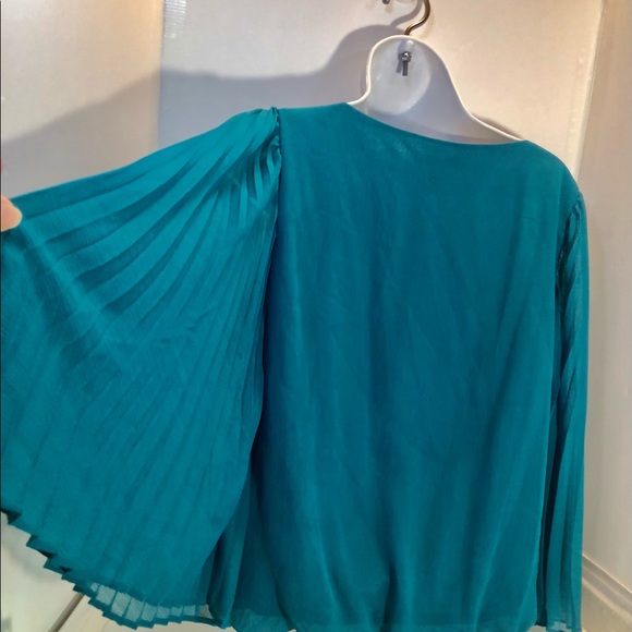 Alfani Accordion Winged Sleeve Woman’s Top - Picture 13 of 14